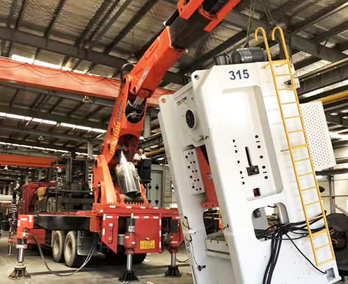 邻水附近随车吊出租，轻松解决运输难题