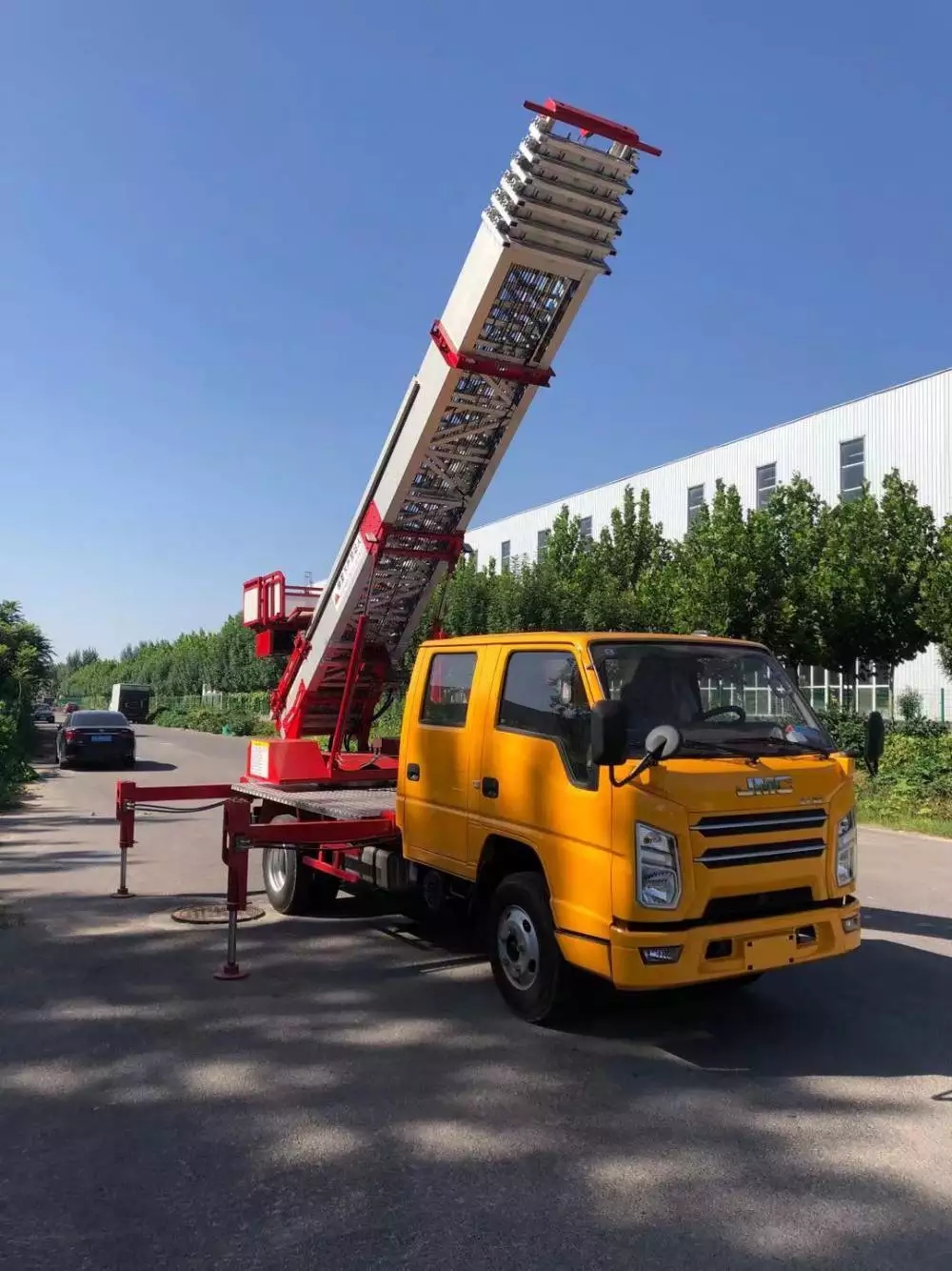 邻水附近的云梯车出租服务：轻松解决高空作业需求