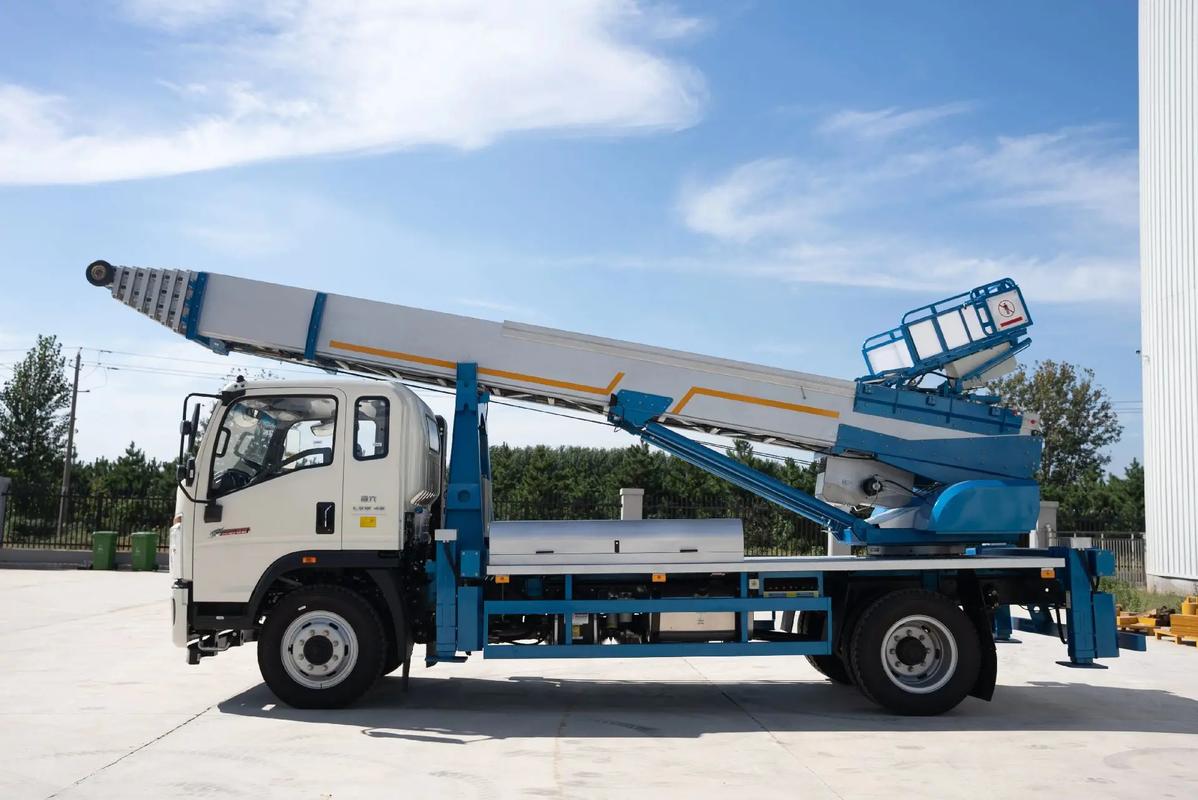 邻水云梯上料车租赁费用