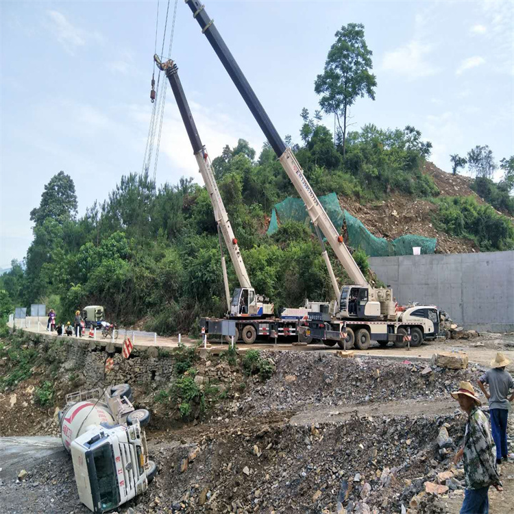 邻水汽车掉沟里叫吊车救援要多少钱