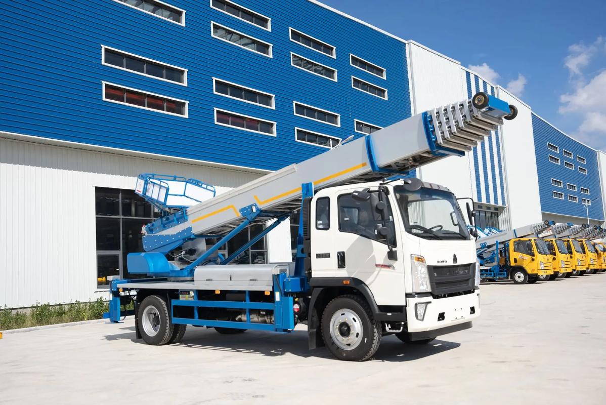 邻水出租云梯车高空作业车 建筑垃圾搬运